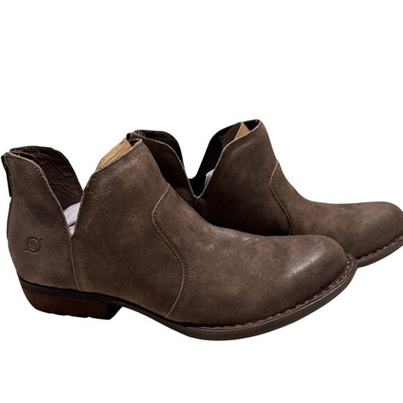 Born Shoes - BORN NWT $125 Distressed Swede Leather Booties Size Women's 8